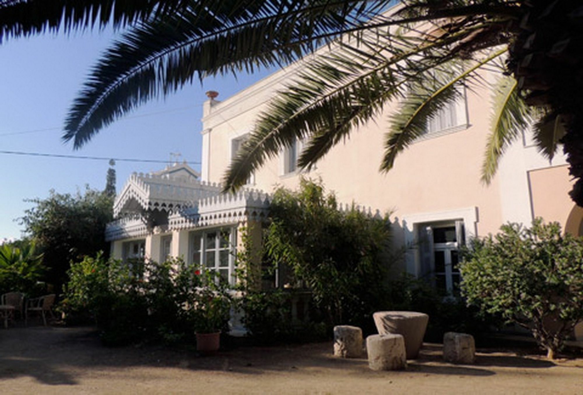 Aristocratic 19Th Century Neo Classical Mansion With Private Pool Foinikas Eksteriør billede