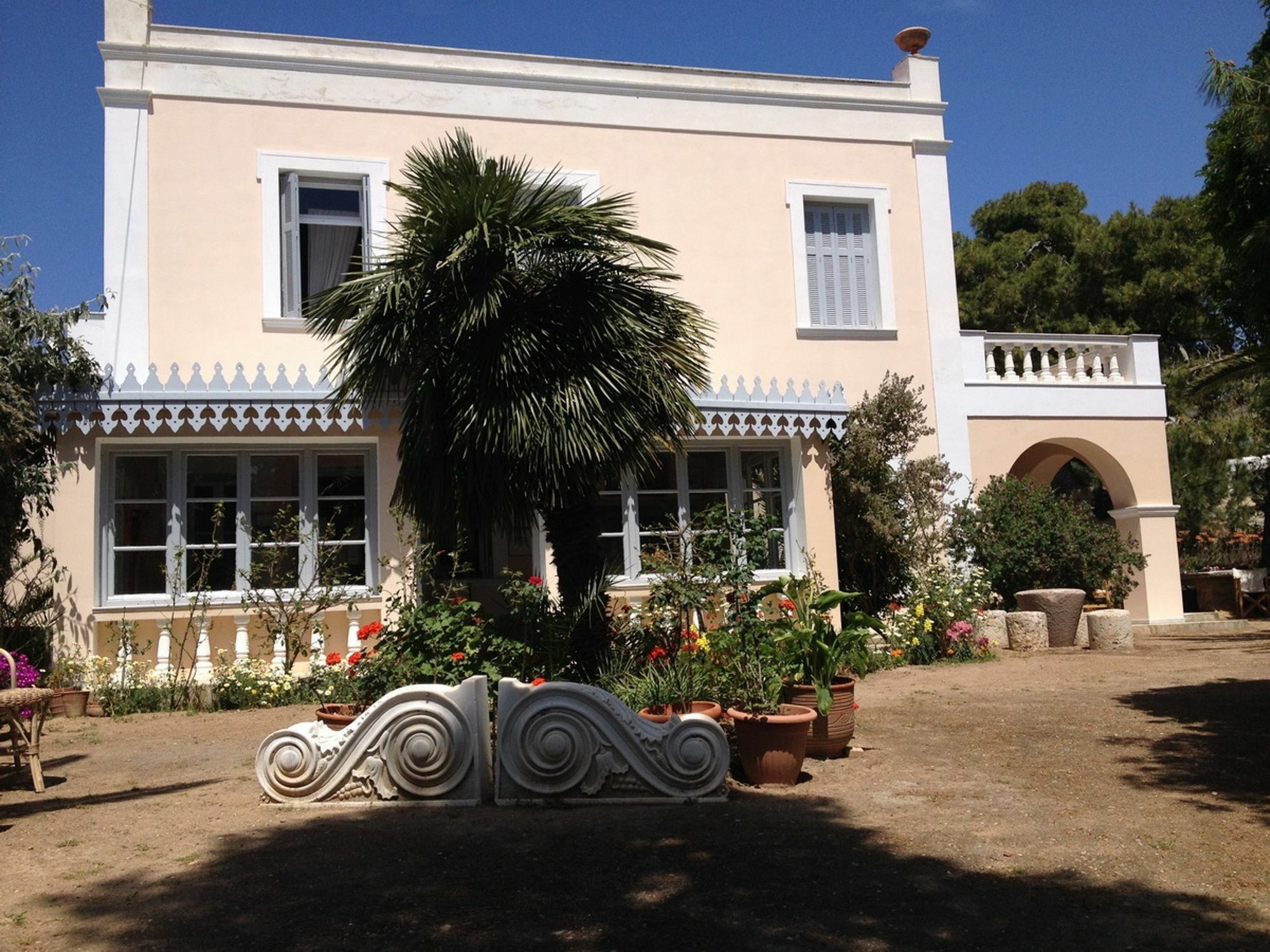 Aristocratic 19Th Century Neo Classical Mansion With Private Pool Foinikas Eksteriør billede